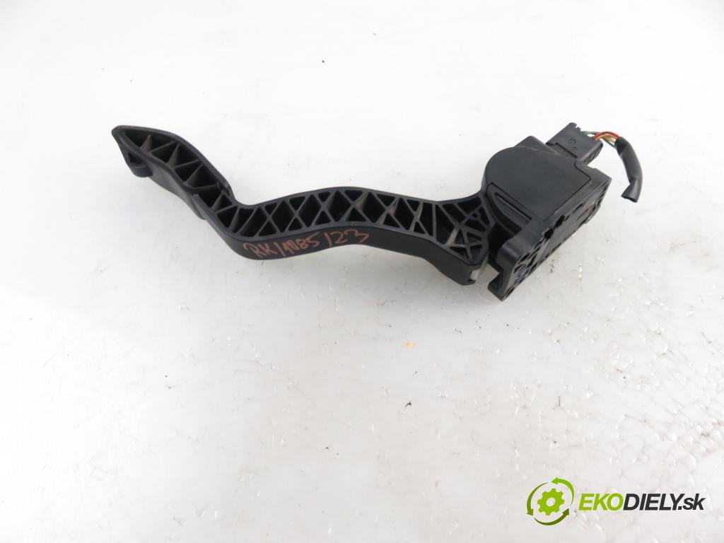 CITROEN C4 I (LC_) HB 2007 80,00 1.6 HDi 109 - 9HZ (DV6TED4) 1560,00 Potenciometer plynového pedálu 9680565880 ; 0280755041 (Pedále)