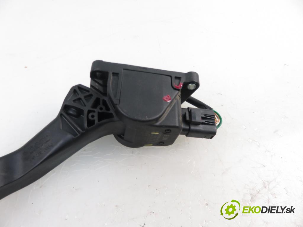 CITROEN C4 I (LC_) HB 2007 80,00 1.6 HDi 109 - 9HZ (DV6TED4) 1560,00 Potenciometer plynového pedálu 9680565880 ; 0280755041 (Pedále)