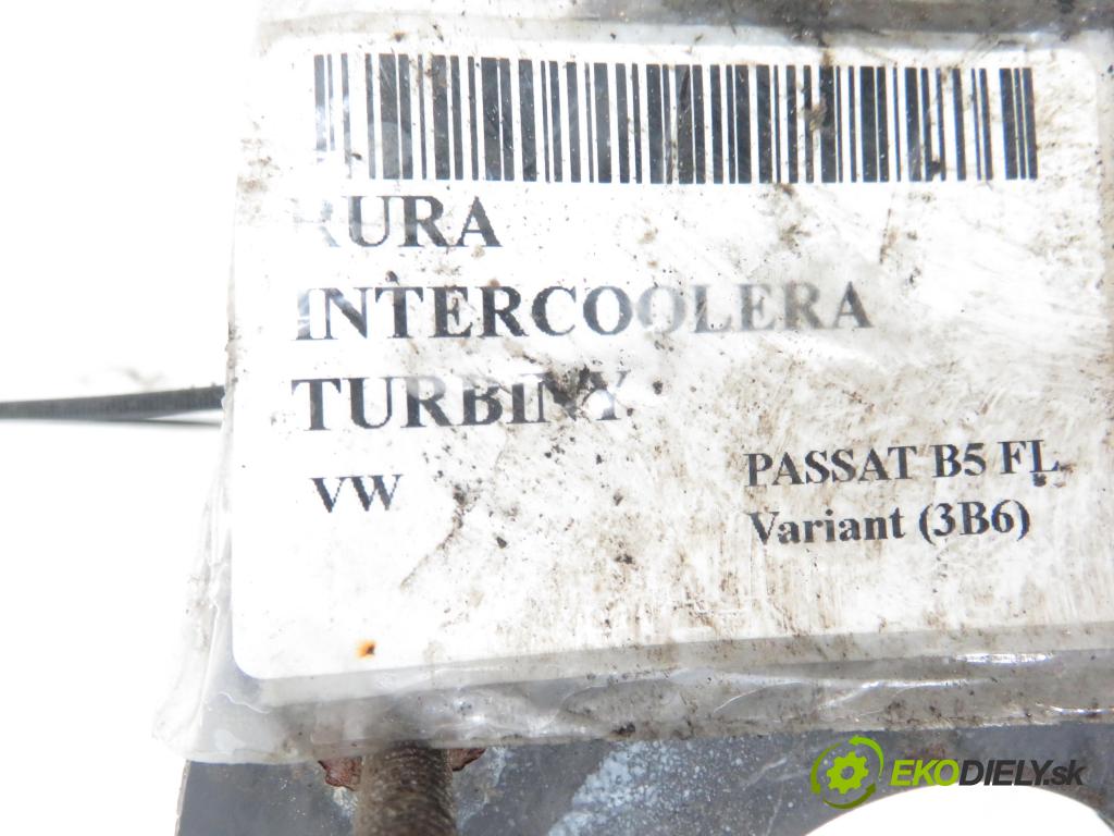 VW PASSAT B5.5 Variant (3B6) KOMBI 2002 2496,00 Przewody chłodnic powietrza 2496,00 Rúra intercoolera turba 3B0199521E