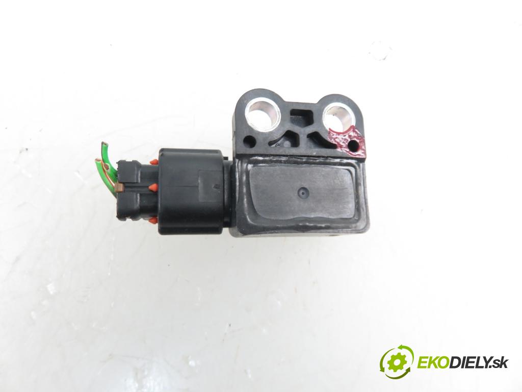 FIAT SEDICI (189_) SUV 2006 1910,00 Czujniki uderzenia 1910,00 Snímač nárazu 3394582C10 (Snímače nárazu)