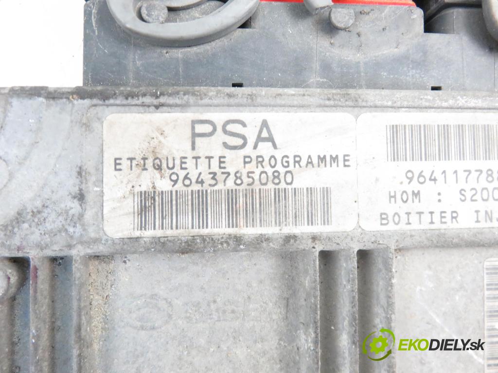 PEUGEOT 206 liftback (2A/C) HB 2001 1360,00 Sterowniki silnika 1360,00 Riadiaca jednotka Motor 9643785080