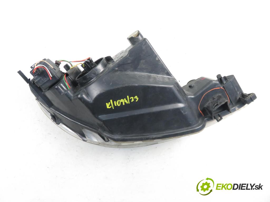 PEUGEOT 206 liftback (2A/C) HB 2001 1360,00 Lampy przednie 1360,00 Svetlo LP