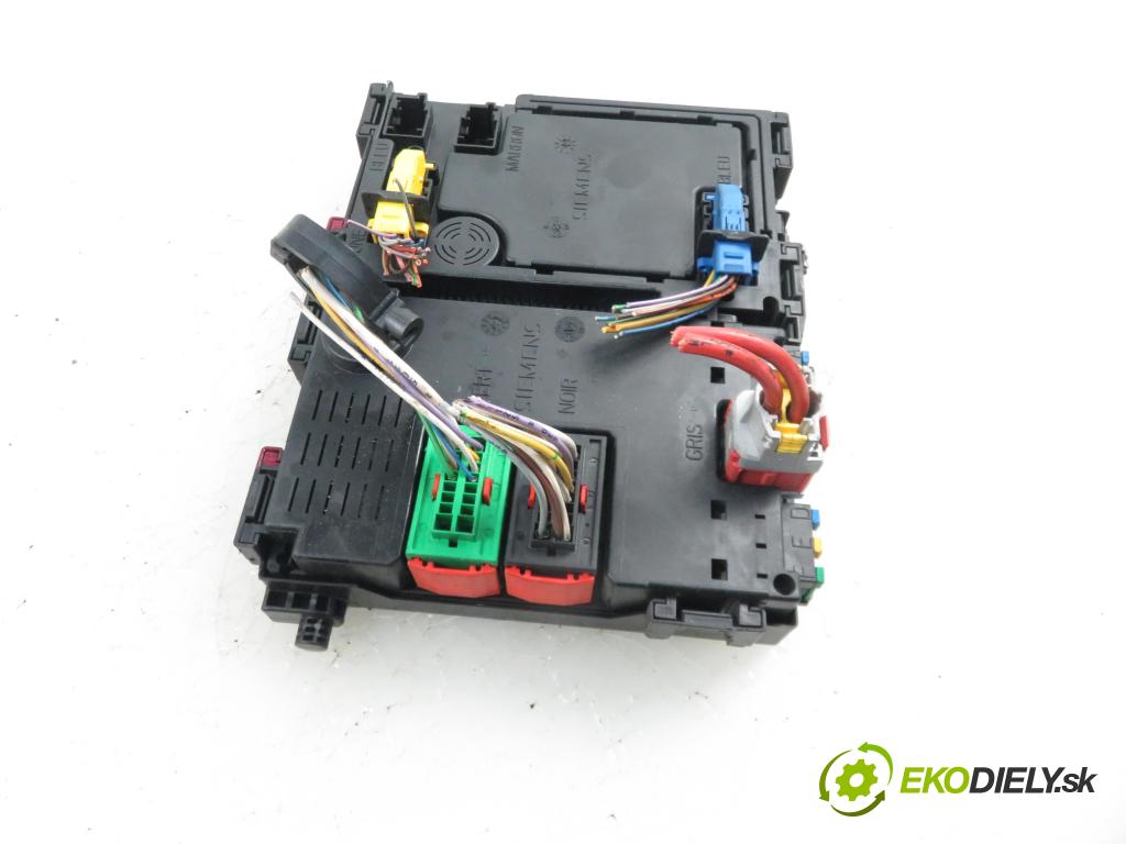 PEUGEOT 206 liftback (2A/C) HB 2001 55,00 1.4 75 - KFW 1360,00 MODUL BSI 9626460880 ; S105872300