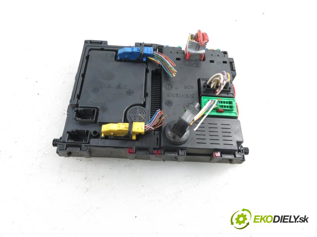 PEUGEOT 206 liftback (2A/C) HB 2001 55,00 1.4 75 - KFW 1360,00 MODUL BSI 9626460880 ; S105872300