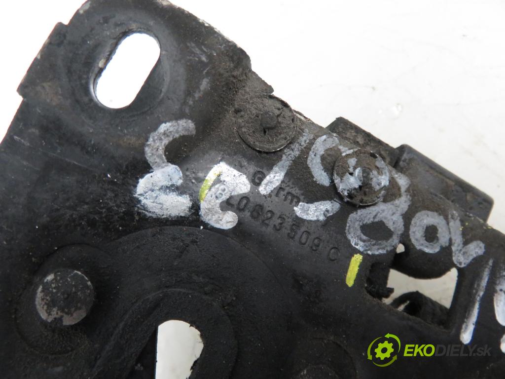 AUDI A3 (8L1) HB 1999 1896,00 Zamki 1896,00 zámok kapoty 8L0823509C