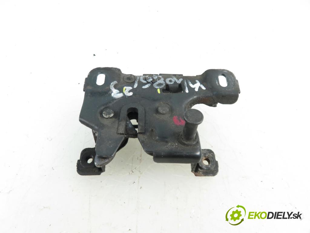 AUDI A3 (8L1) HB 1999 1896,00 Zamki 1896,00 zámok kapoty 8L0823509C