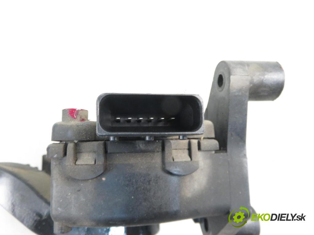 OPEL MERIVA A nadwozie wielkoprzestrzenne (MPV) (X03) MINIVAN 2004 1686,00 Pozostałe 1686,00 Potenciometer plynového pedálu 93335443DA ; 93335443 ; 6PV00811002 (Pedále)