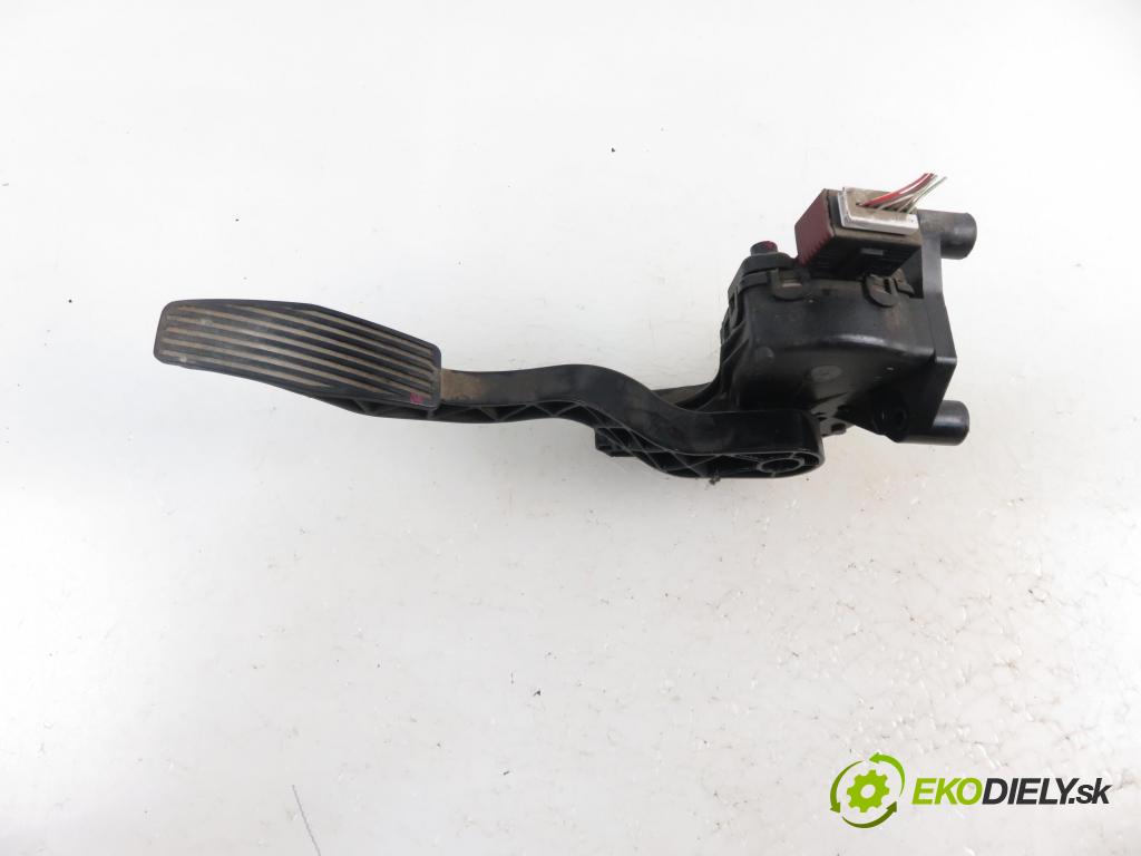 OPEL MERIVA A nadwozie wielkoprzestrzenne (MPV) (X03) MINIVAN 2004 1686,00 Pozostałe 1686,00 Potenciometer plynového pedálu 93335443DA ; 93335443 ; 6PV00811002 (Pedále)