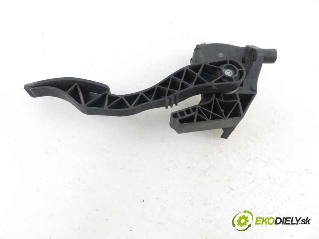 OPEL MERIVA A nadwozie wielkoprzestrzenne (MPV) (X03) MINIVAN 2004 1686,00 Pozostałe 1686,00 Potenciometer plynového pedálu 93335443DA ; 93335443 ; 6PV00811002 (Pedále)