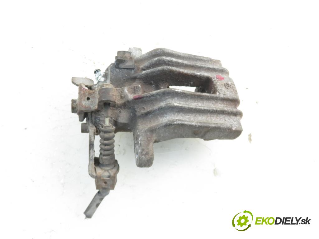 AUDI A3 (8L1) HB 1999 1896,00 Zaciski 1896,00 Brzdič strmeň pravé zadné