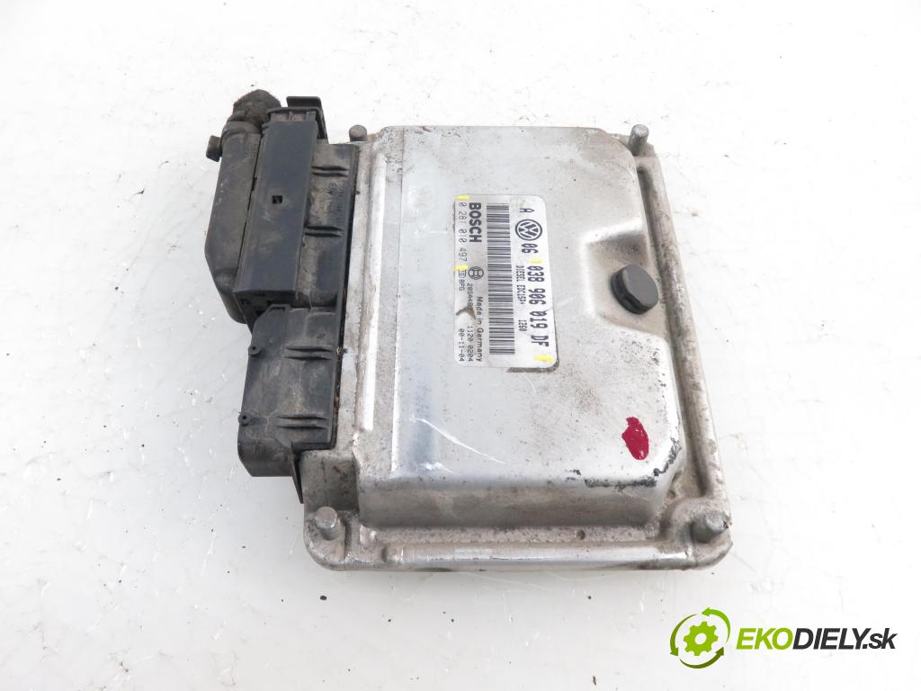 VW BORA (1J2) SEDAN 2001 1896,00 Sterowniki silnika 1896,00 Riadiaca jednotka Motor 038906019DF; 0281010497