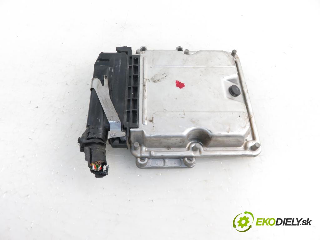 PEUGEOT 406 (8B) SEDAN 2000 1997,00 Sterowniki silnika 1997,00 Riadiaca jednotka Motor 0281010248; 9635157080