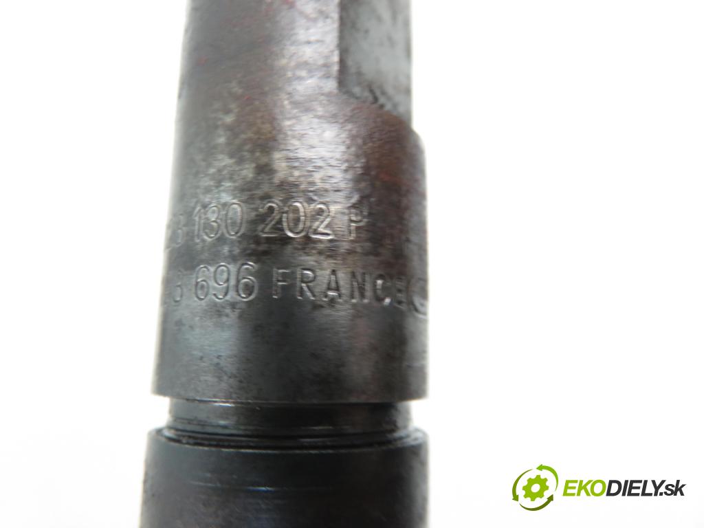 VW GOLF IV (1J1) HB 1999 1896,00 Wtryskiwacze 1896,00 vstřikovací ventily 038130201S; 028130202P