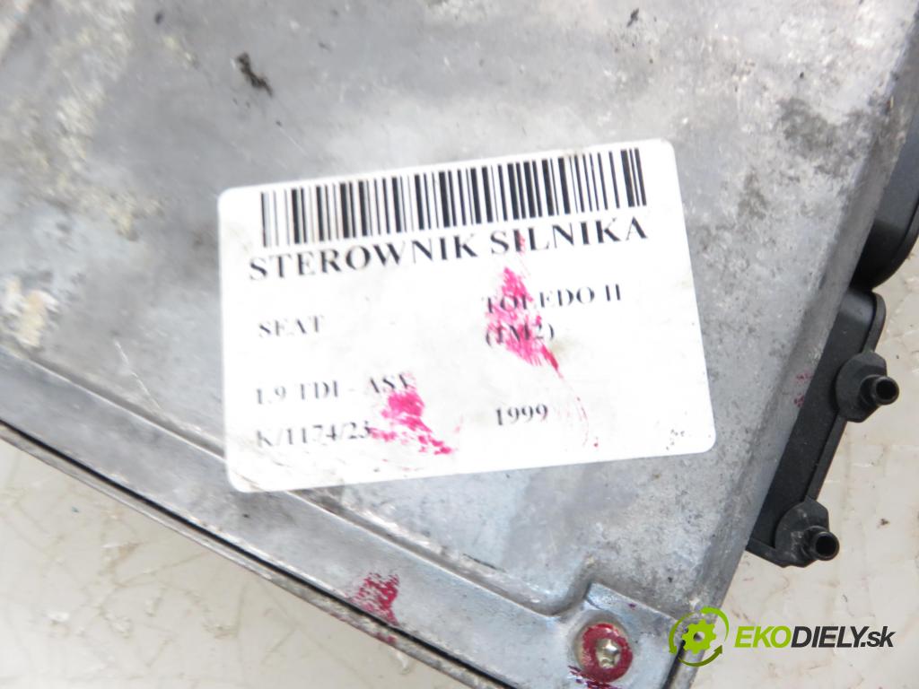 SEAT TOLEDO II (1M2) SEDAN 1999 1896,00 Sterowniki silnika 1896,00 Riadiaca jednotka Motor 038906018BT ; 0281001926