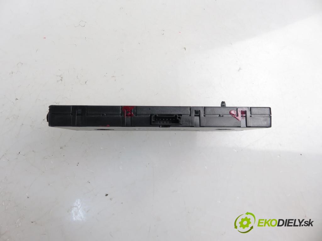 BMW X1 (E84) CROSSOVER 2014 1997,00 Wzmacniacze 1997,00 Zosilňovač Antenní: 9168335 (Zosilňovače)