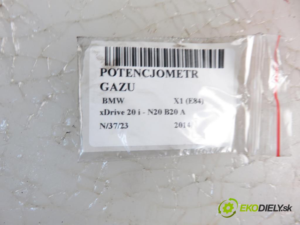 BMW X1 (E84) CROSSOVER 2014 135,00 xDrive 20 i 184 - N20 B20 A 1997,00 Potenciometer plynového pedálu 6860784 (Pedále)