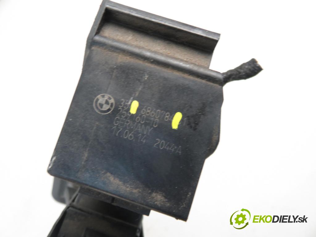 BMW X1 (E84) CROSSOVER 2014 135,00 xDrive 20 i 184 - N20 B20 A 1997,00 Potenciometer plynového pedálu 6860784 (Pedále)