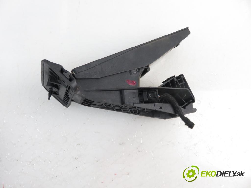 BMW X1 (E84) CROSSOVER 2014 135,00 xDrive 20 i 184 - N20 B20 A 1997,00 Potenciometer plynového pedálu 6860784 (Pedále)