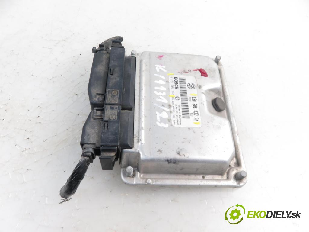 VW POLO (6N2) HB 2000 1390,00 Sterowniki silnika 1390,00 Riadiaca jednotka Motor 030906032AN ; 0261206772