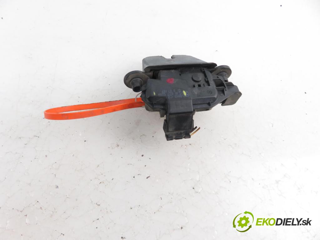 SKODA ROOMSTER Praktik (5J) FURGON 2007 59,00 1.4 TDI - BNV 1422,00 zámok dverí kufor EL. 5J8827501H