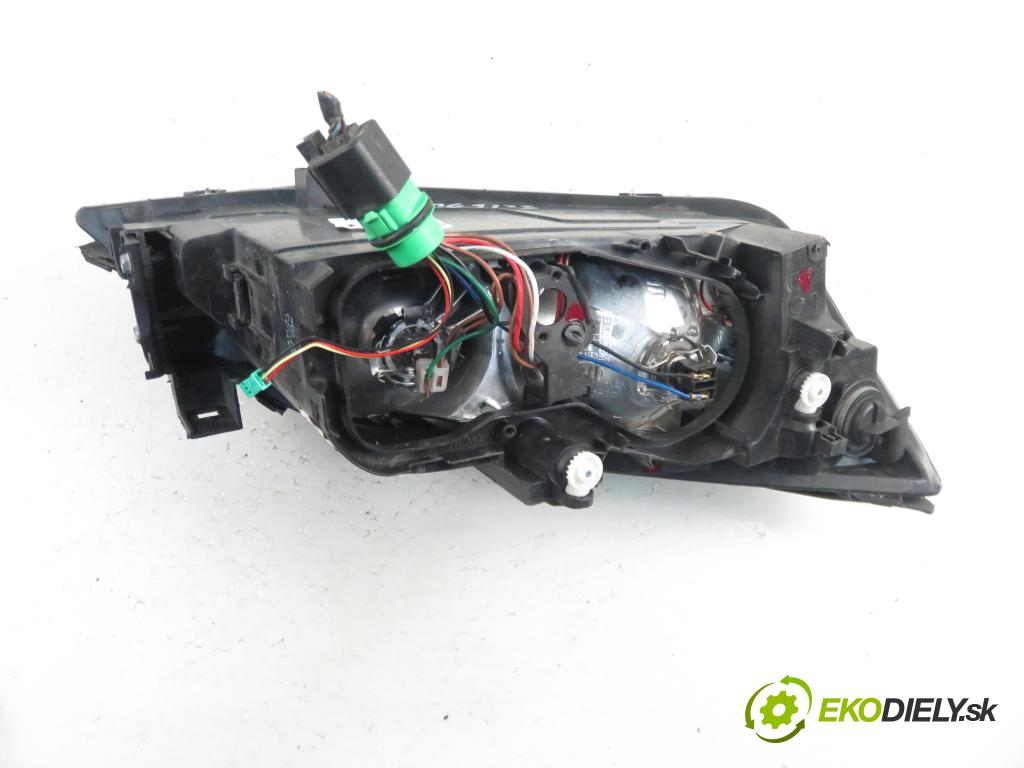 FORD MONDEO III (B5Y) LIFTBACK 2003 1798,00 Lampy przednie 1798,00 Svetlo LP