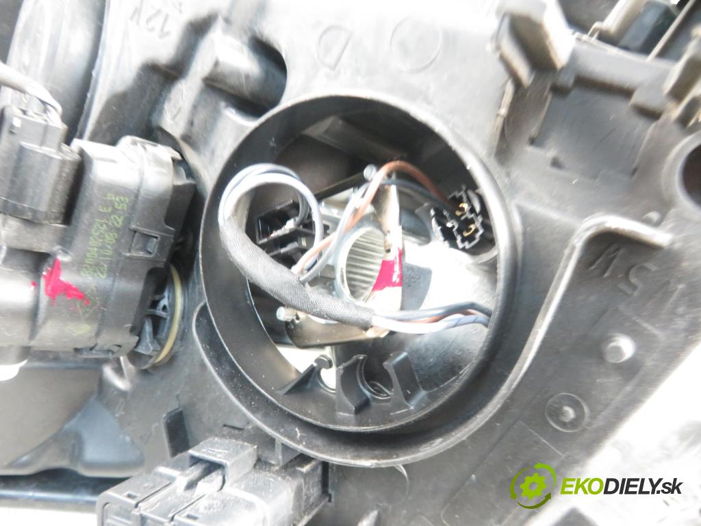 RENAULT GRAND SCENIC III (JZ0/1_) MINIVAN 2009 1397,00 Lampy przednie 1397,00 Svetlo PP 260108250R