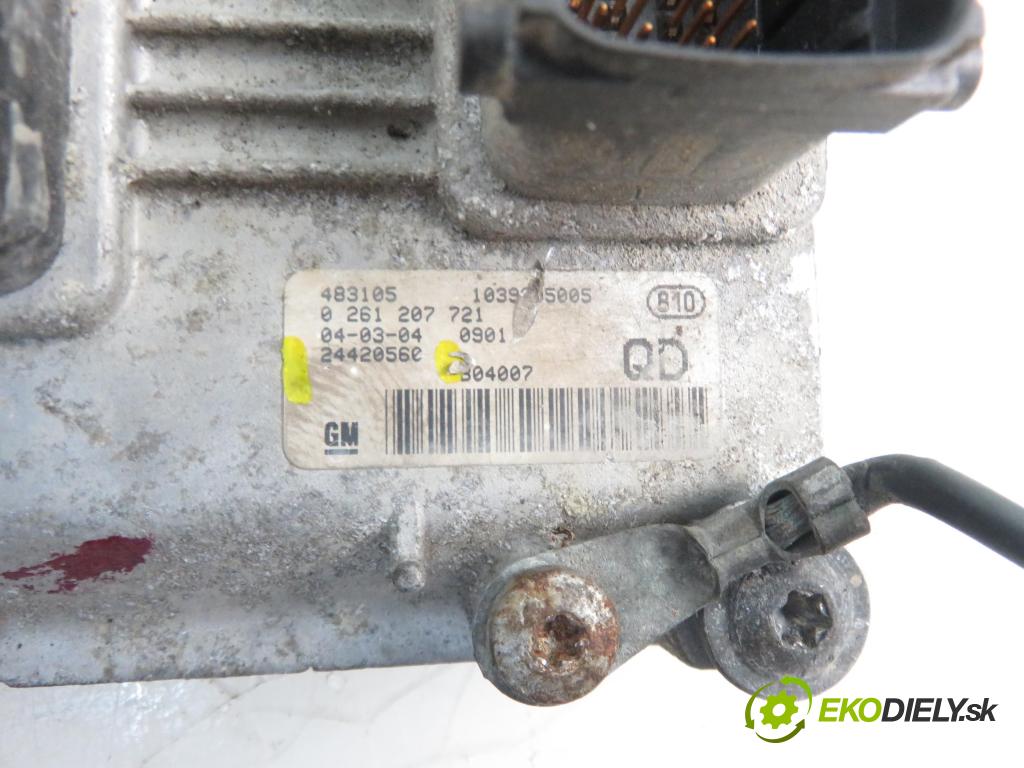 OPEL CORSA C Skrzynia (X01) HB 2005 1199,00 Sterowniki silnika 1199,00 Riadiaca jednotka Motor 24420560