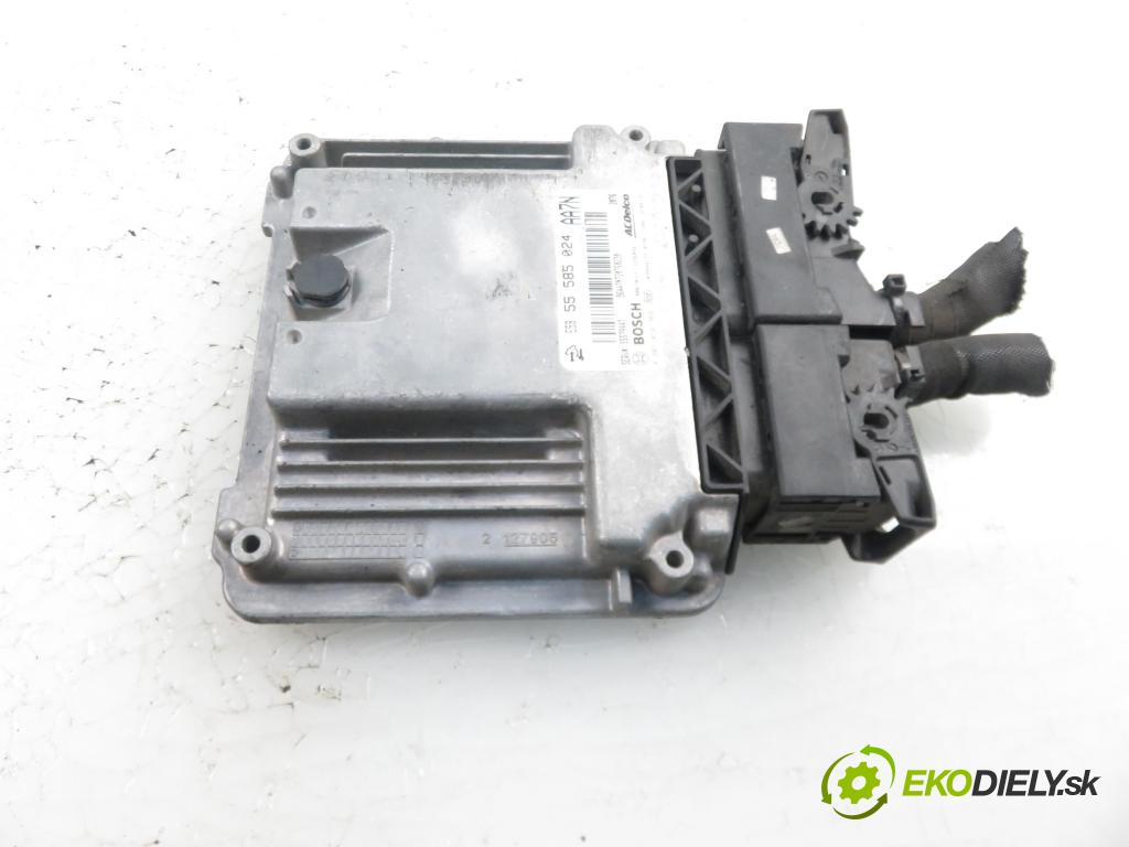 OPEL INSIGNIA A (G09) LIFTBACK 2012 1956,00 Sterowniki silnika 1956,00 Riadiaca jednotka Motor 0281018769 ; 55585024
