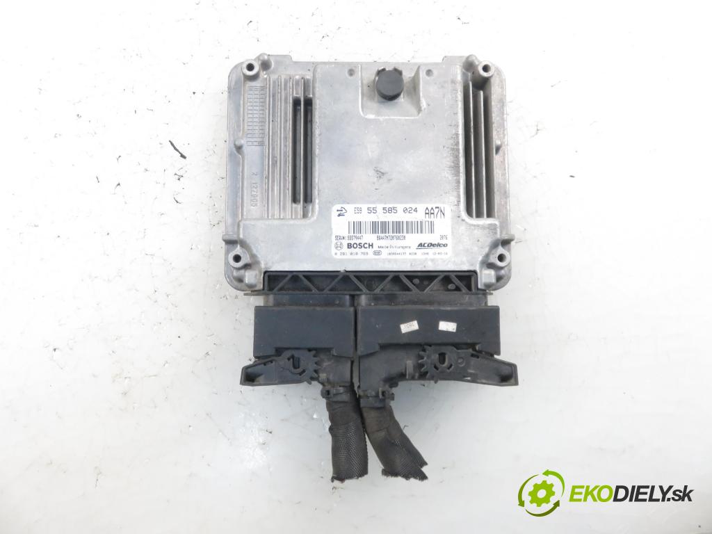 OPEL INSIGNIA A (G09) LIFTBACK 2012 1956,00 Sterowniki silnika 1956,00 Riadiaca jednotka Motor 0281018769 ; 55585024