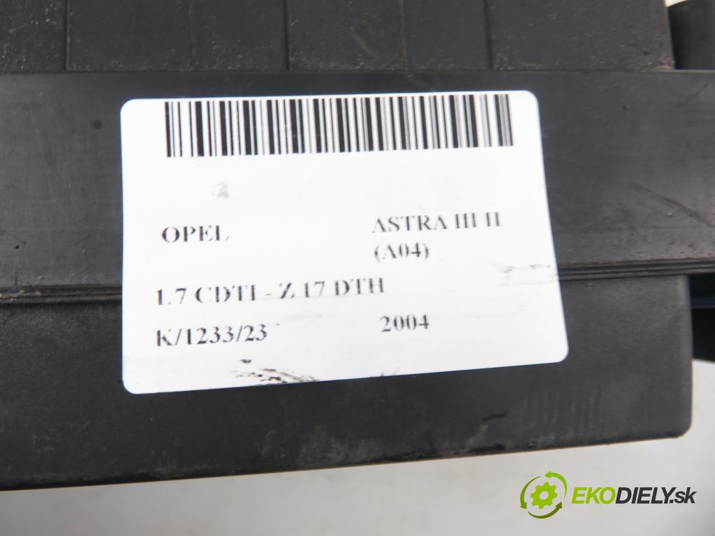 OPEL ASTRA H (A04) HB 2004 1686,00 Skrzynki bezpieczników 1686,00 skříňka POJISTKY: 13145043