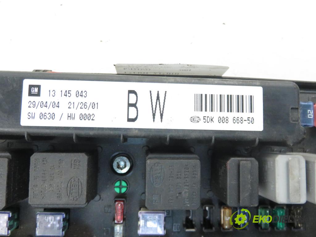 OPEL ASTRA H (A04) HB 2004 1686,00 Skrzynki bezpieczników 1686,00 skříňka POJISTKY: 13145043