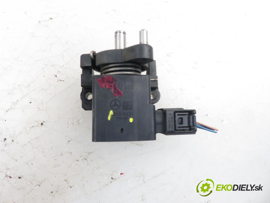 MERCEDES-BENZ VANEO (414) MINIVAN 2003 1689,00 Pozostałe 1689,00 Potenciometer plynového pedálu 0135427717 (Pedále)