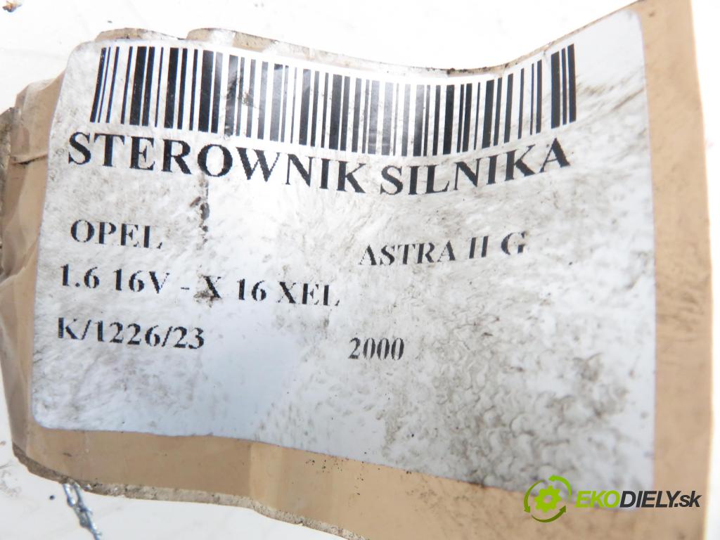 OPEL ASTRA G liftback (T98) HB 2000 1598,00 Sterowniki silnika 1598,00 Riadiaca jednotka Motor 09355929
