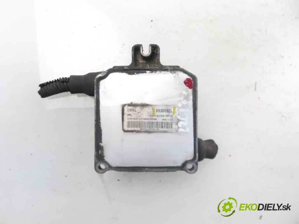 OPEL ASTRA G liftback (T98) HB 2000 1598,00 Sterowniki silnika 1598,00 Riadiaca jednotka Motor 09355929