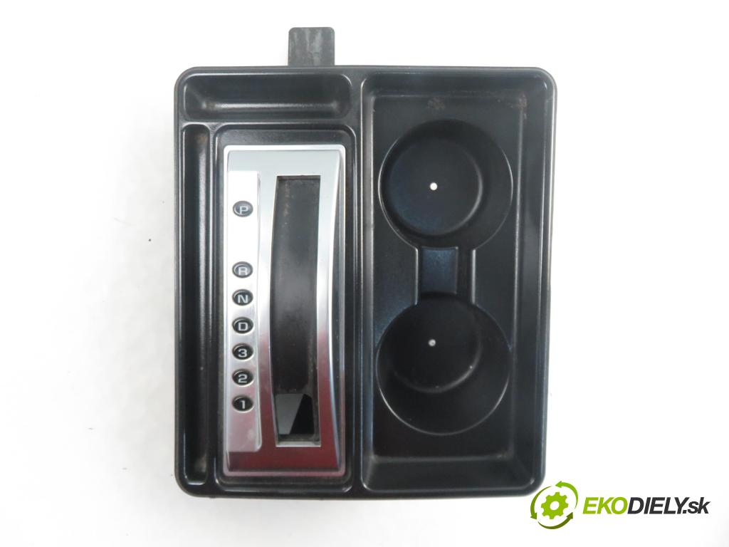 HUMMER HUMMER H2 SUV 2003 5964,00 Uchwyty fabryczne 5964,00 Držiak na nápoje 15177421 (Úchyty, držiaky na nápoje)