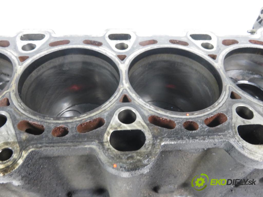 BMW 3 (E46) SEDAN 2001 135,00 330 d 184 - M57 D30 (306D1) 2926,00 blok Motor M57D30 ; 306D1 (Blok motora)