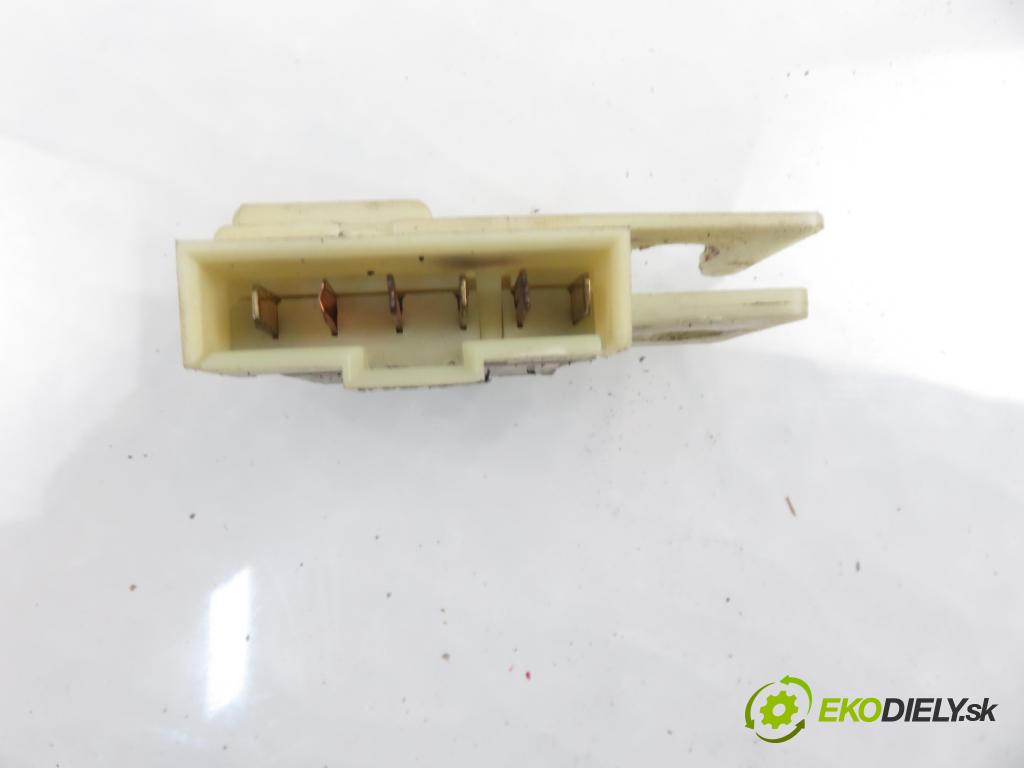 HUMMER HUMMER H2 SUV 2003 232,00 6.0 V8 VORTEC AWD 315 (232kW)-(LQ4(364CUV8)) 5964,00 Snímač bŕzd 15161650