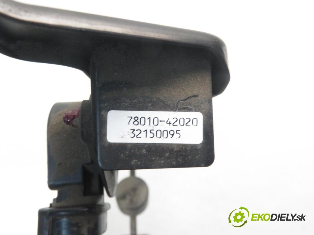 TOYOTA RAV 4 II (_A2_) SUV 2003 1995,00 Pozostałe 1995,00 Potenciometer plynového pedálu 8928133010 ; 7801042020 (Pedále)