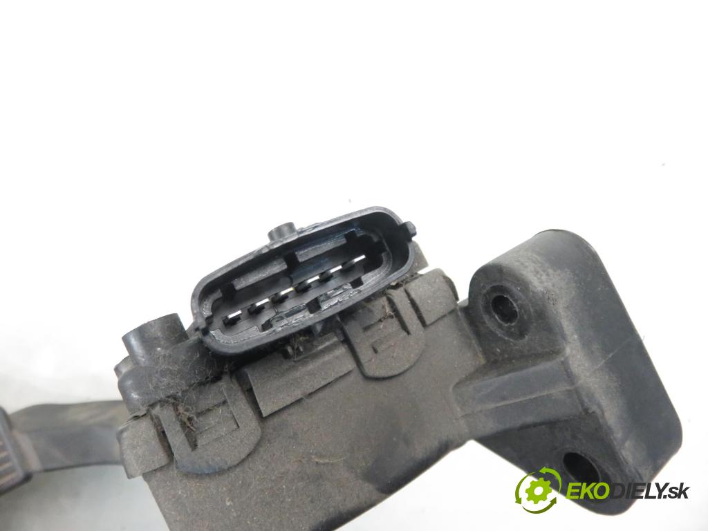 KIA CERATO I liftback (LD) HB 2005 1991,00 Pozostałe 1991,00 Potenciometer plynového pedálu 327002F200 (Pedále)