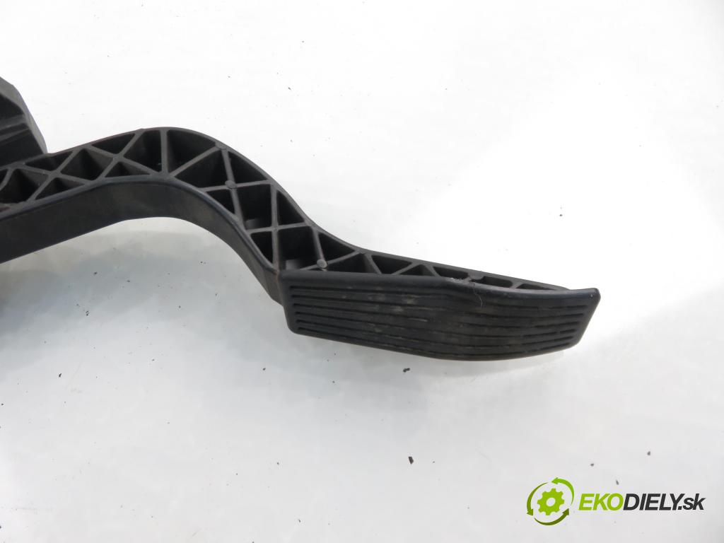 KIA CERATO I liftback (LD) HB 2005 1991,00 Pozostałe 1991,00 Potenciometer plynového pedálu 327002F200 (Pedále)