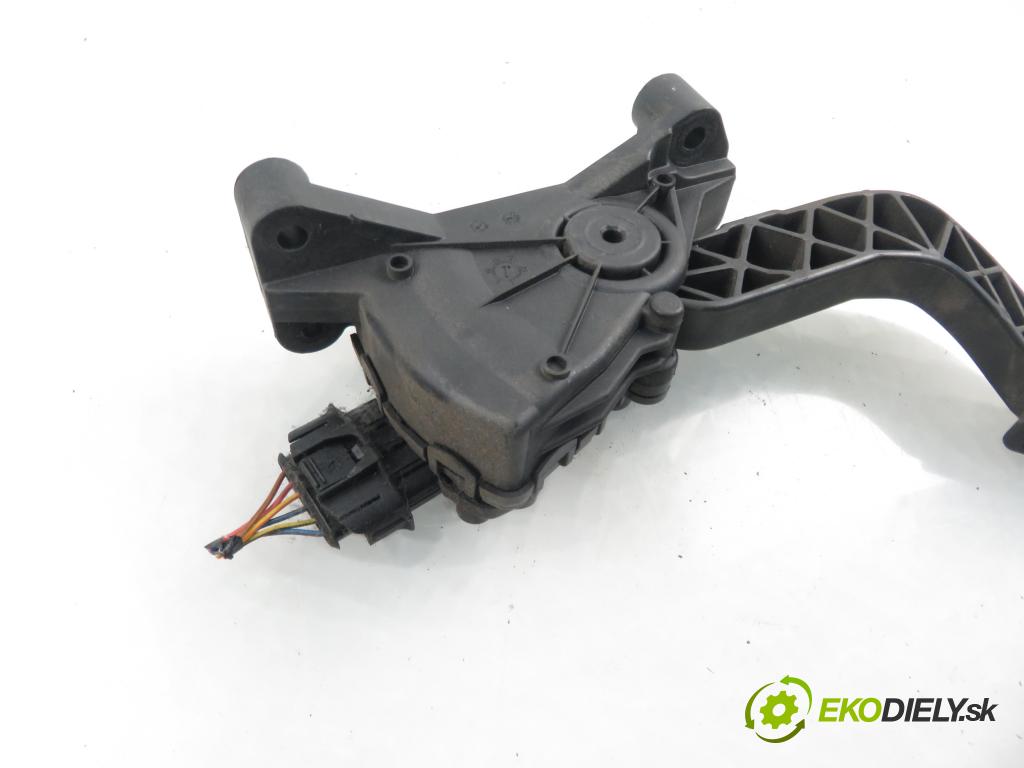 KIA CERATO I liftback (LD) HB 2005 1991,00 Pozostałe 1991,00 Potenciometer plynového pedálu 327002F200 (Pedále)