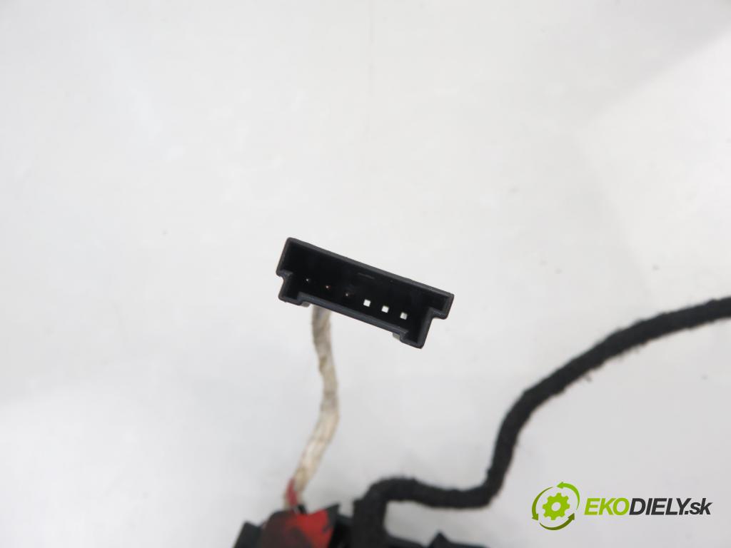 AUDI A4 Avant (8ED, B7) KOMBI 2005 1896,00 Panele sterowania, przełączniki 1896,00 Ovládač rádia 4F0951527A ; 4f0951527