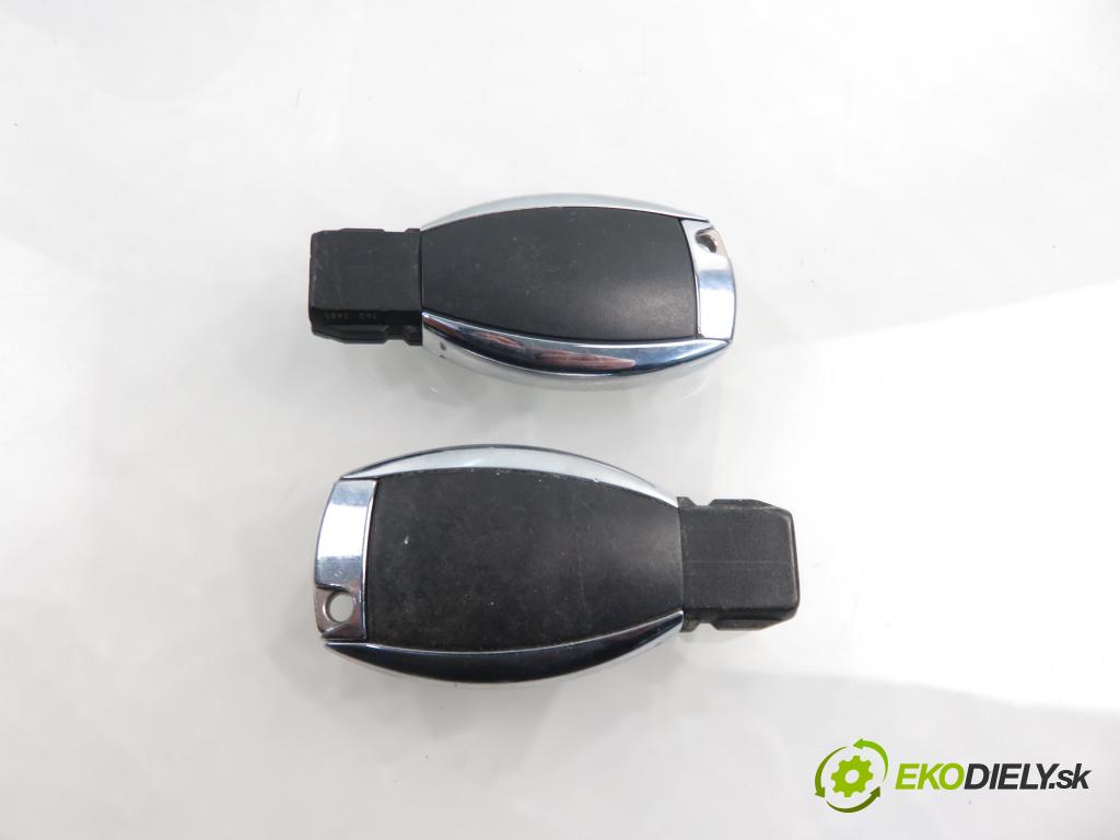 MERCEDES-BENZ CLA coupe (C117) COUPE 2013 2143,00 Stacyjki 2143,00 spinačka 2469051402 (Spínacie skrinky a kľúče)