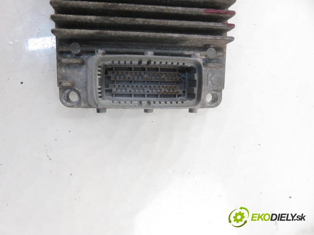 CHEVROLET AVEO / KALOS sedan (T200) SEDAN 2005 1399,00 Sterowniki silnika 1399,00 Riadiaca jednotka Motor 96417550