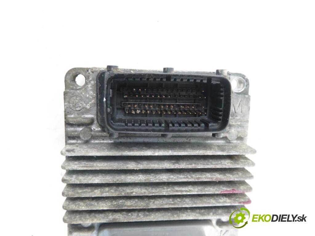 CHEVROLET AVEO / KALOS sedan (T200) SEDAN 2005 1399,00 Sterowniki silnika 1399,00 Riadiaca jednotka Motor 96417550