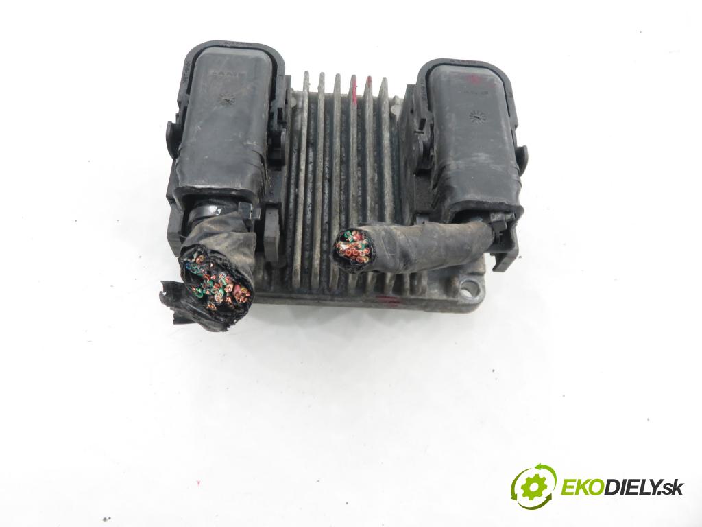 CHEVROLET AVEO / KALOS sedan (T200) SEDAN 2005 1399,00 Sterowniki silnika 1399,00 Riadiaca jednotka Motor 96417550
