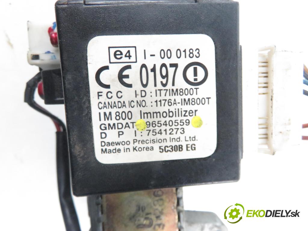 CHEVROLET AVEO / KALOS sedan (T200) SEDAN 2005 1399,00 Stacyjki 1399,00 spinačka 96540559 (Spínacie skrinky a kľúče)