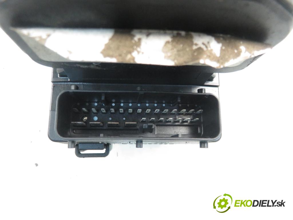 TOYOTA COROLLA (_E12_) HB 2003 1398,00 Sterowniki ABS 1398,00 Pumpa ABS 4451002050 ; 0273004571 ; 0265216850 (Pumpy ABS)
