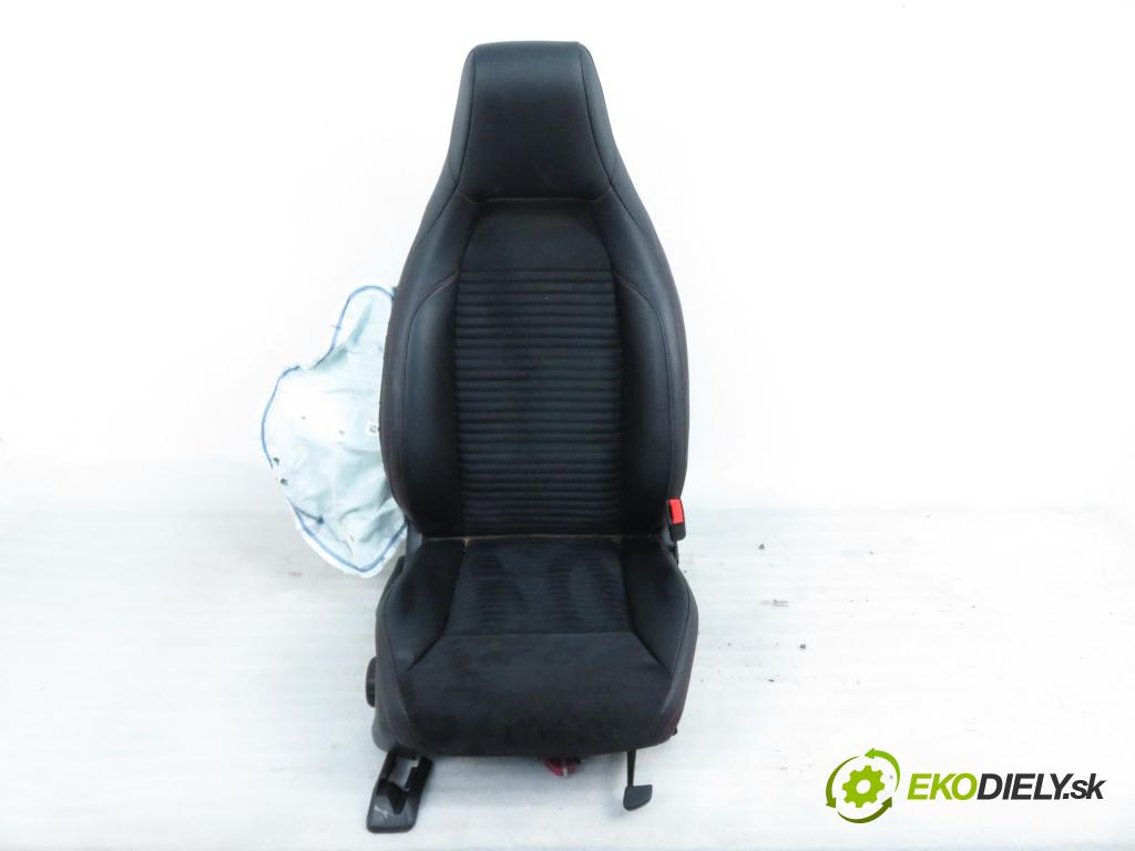 MERCEDES-BENZ CLA coupe (C117) COUPE 2013 2143,00 Fotele, kanapy 2143,00 Sedadlá, sedačky
