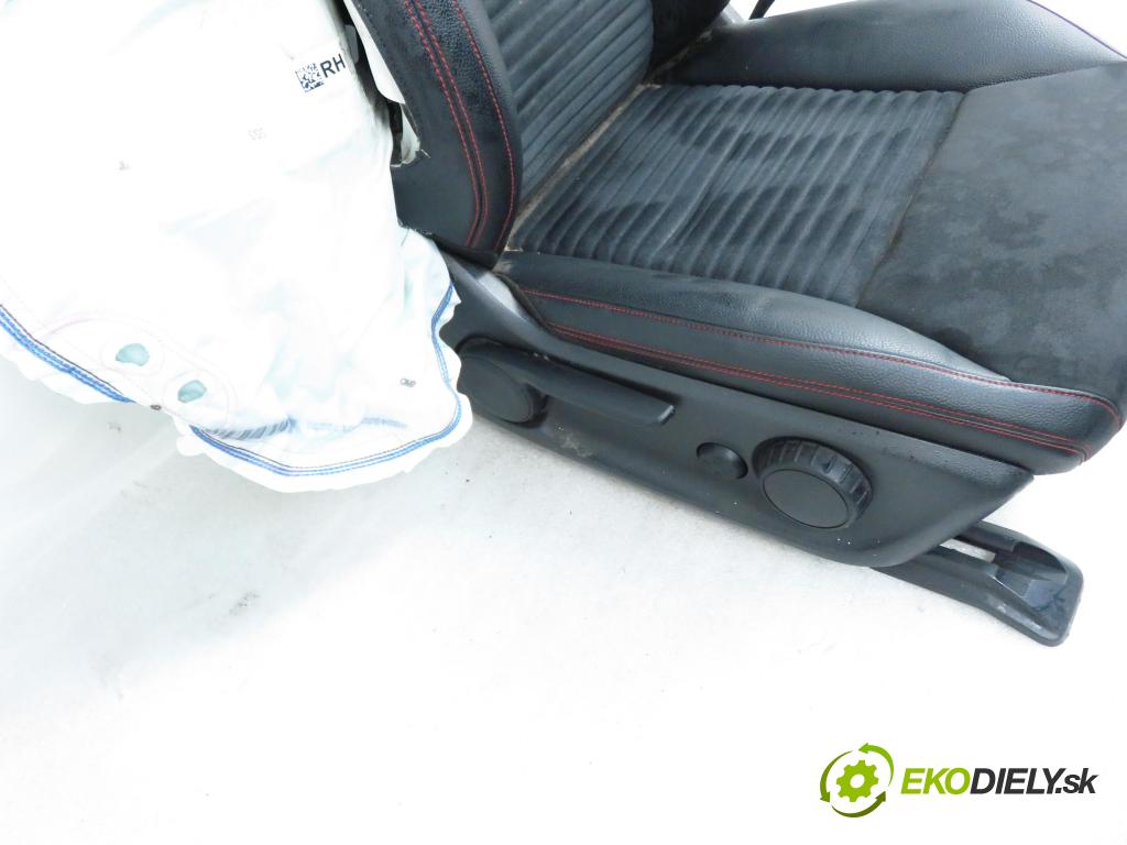 MERCEDES-BENZ CLA coupe (C117) COUPE 2013 2143,00 Fotele, kanapy 2143,00 Sedadlá, sedačky